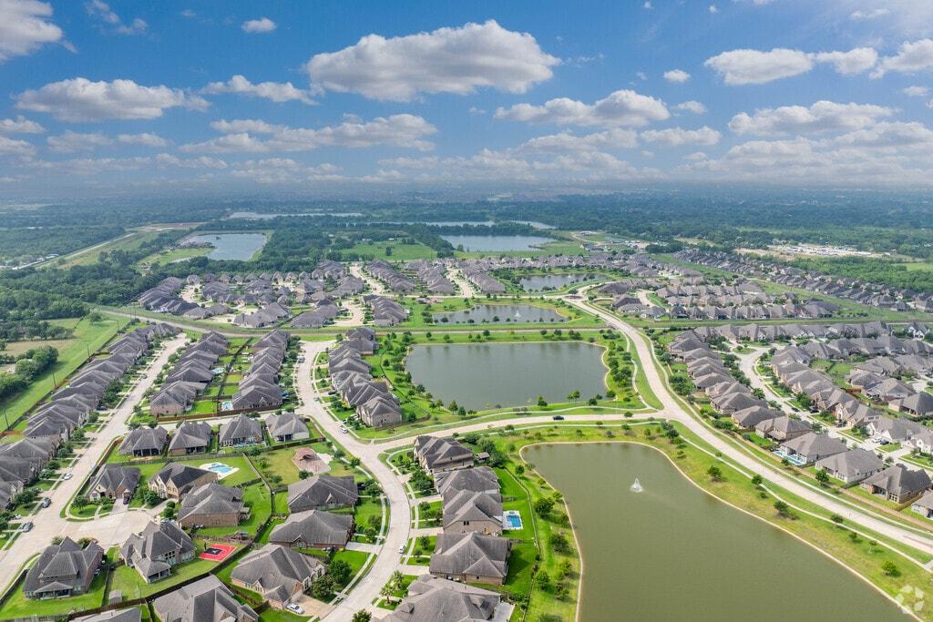 Why Pearland Is One of America Fastest-Growing Suburbs