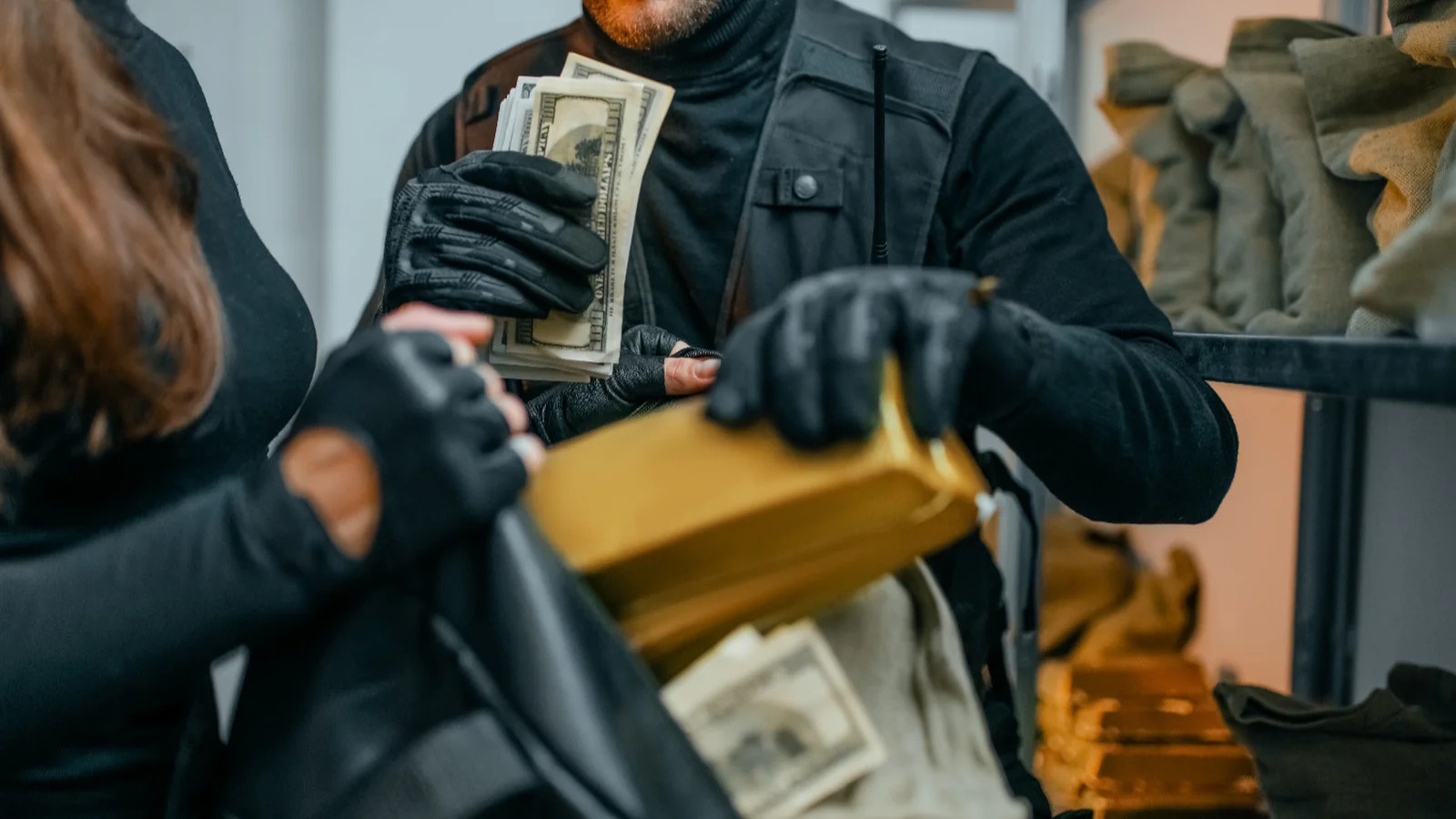 Man robbed at Pearland, Texas ATM